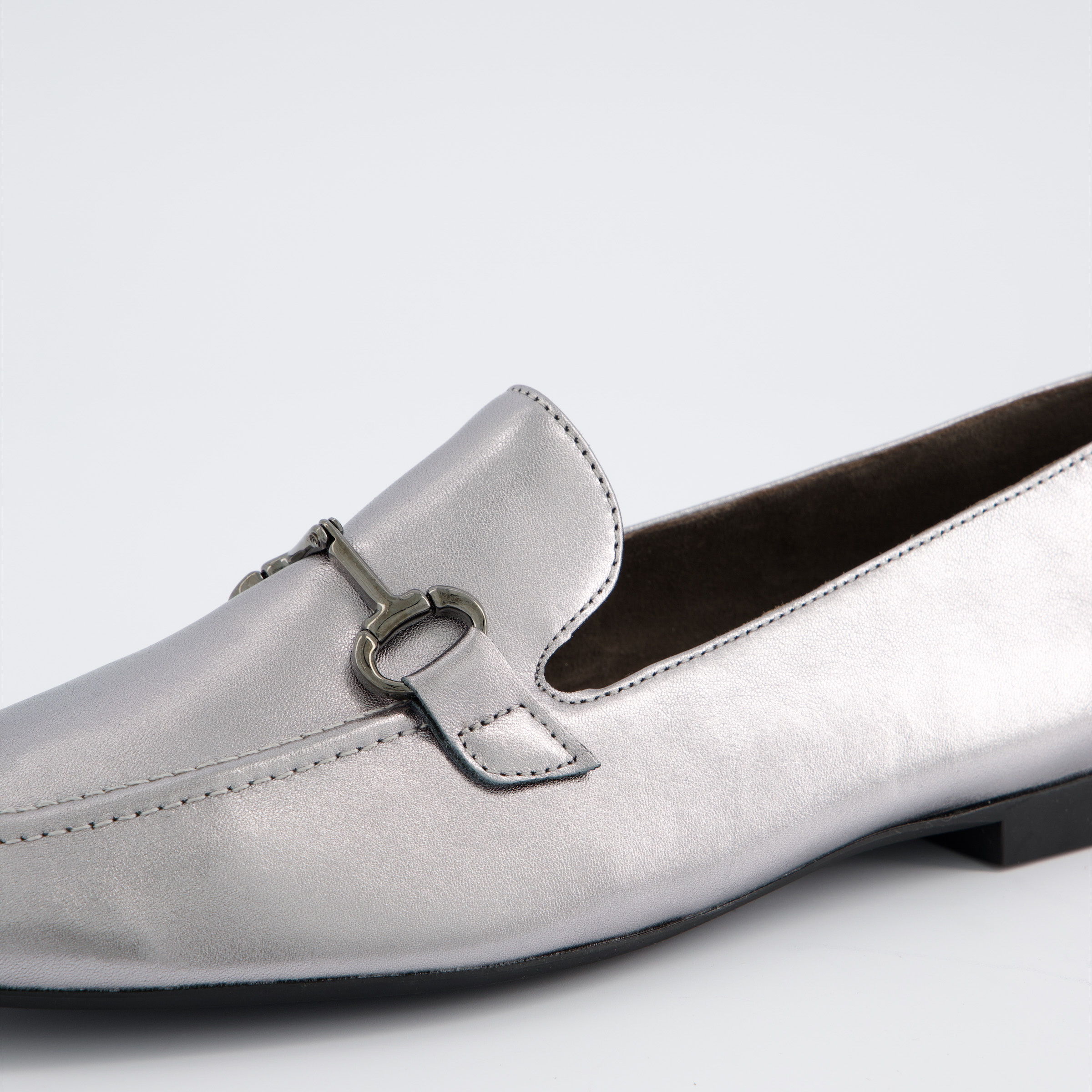 Loafer with clasp in metallic grey Paul Green